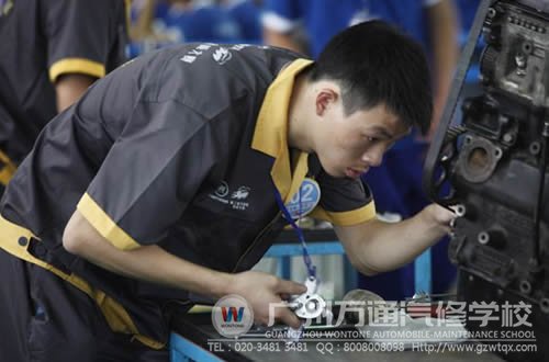 万通学子汽修大赛上绽放光彩