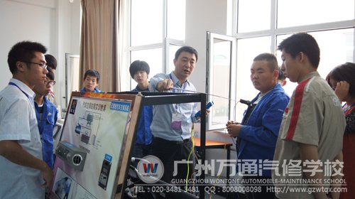 我校赵骏老师在比赛中