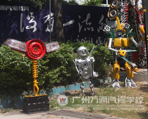 学习兴趣小组制作的手工工艺品