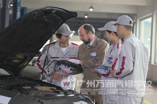 万通教育先进的教学方法，雄厚的师资力量