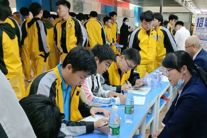 考不上高中去打工or读职校
