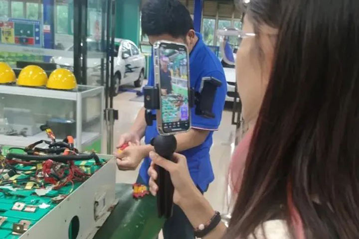 线上参观探校 